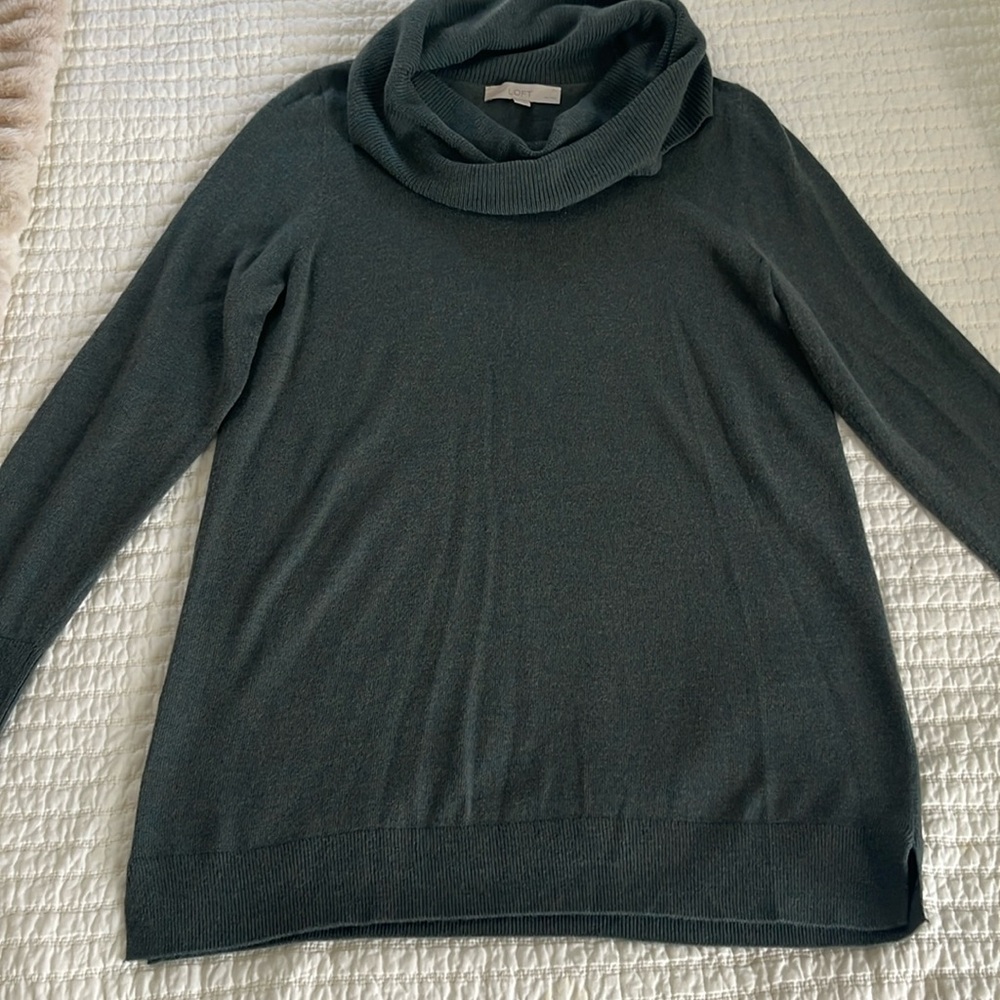 Loft green sweater - size Large Petite